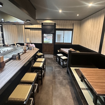 焼鳥 とりかわ 友家 福岡干隈店の雰囲気1