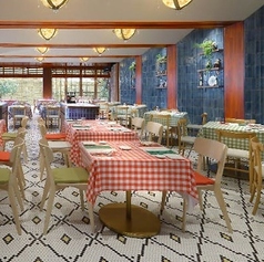 TRATTORIA E PIZZERIA CANOVIANO トラットリア ピッツェリア カノビアーノ 名古屋観光ホテルの雰囲気3