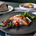 料理メニュー写真&nbsp;サーモンのレアグリル/rare grilled salmon