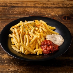 フライドポテト　エゾ鹿ミートソースと粒マスタードマヨ　メガサイズ