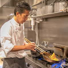 前菜～洋食屋の定番まで、迷ってしまうほどの品揃え