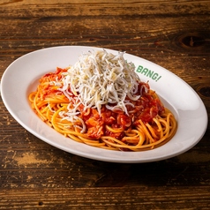 山盛りしらすのアラビアータ