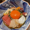 料理メニュー写真 【No.4】海鮮ユッケ～濃紅卵～