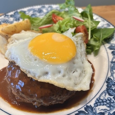 デミグラス目玉焼きハンバーグ