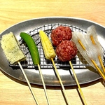 定番の肉串、野菜串、海鮮串をはじめ、他ではなかなか味わうことのできない"変わり串"をご用意！