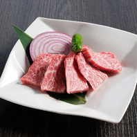 全メニュー税込表記。チャージや深夜料金など無し。