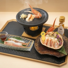 甲羅盛り・蟹刺し・蟹ステーキ3点セット/kora-mori, crab sashimi, and crab steak. Three-Piece Set