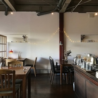 屋上ビアガーデン。雨の日もご安心ください。