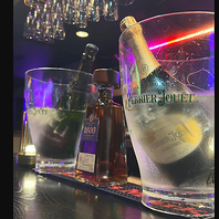 豊富な飲み放題で、気軽に楽しむ六本木の夜