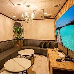 ソファカラオケ個室