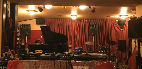 ジャズラウンジ ブルームーンの写真