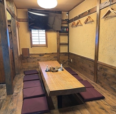 最大12名位まで座れる掘りごたつ座敷