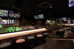 仲間内だけで気兼ねなく盛り上がれる、20名様から最大60名様までの完全貸切プラン。カラオケ、ダーツ、スポーツ観戦と、充実の設備がすべて自分たちだけのものに！周囲を気にせず、一体感あふれる特別なパーティーを演出します。