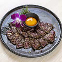 和牛炙りユッケ
