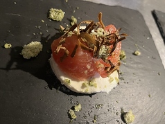 日本の食材を取り入れたイタリアの郷土料理を提供