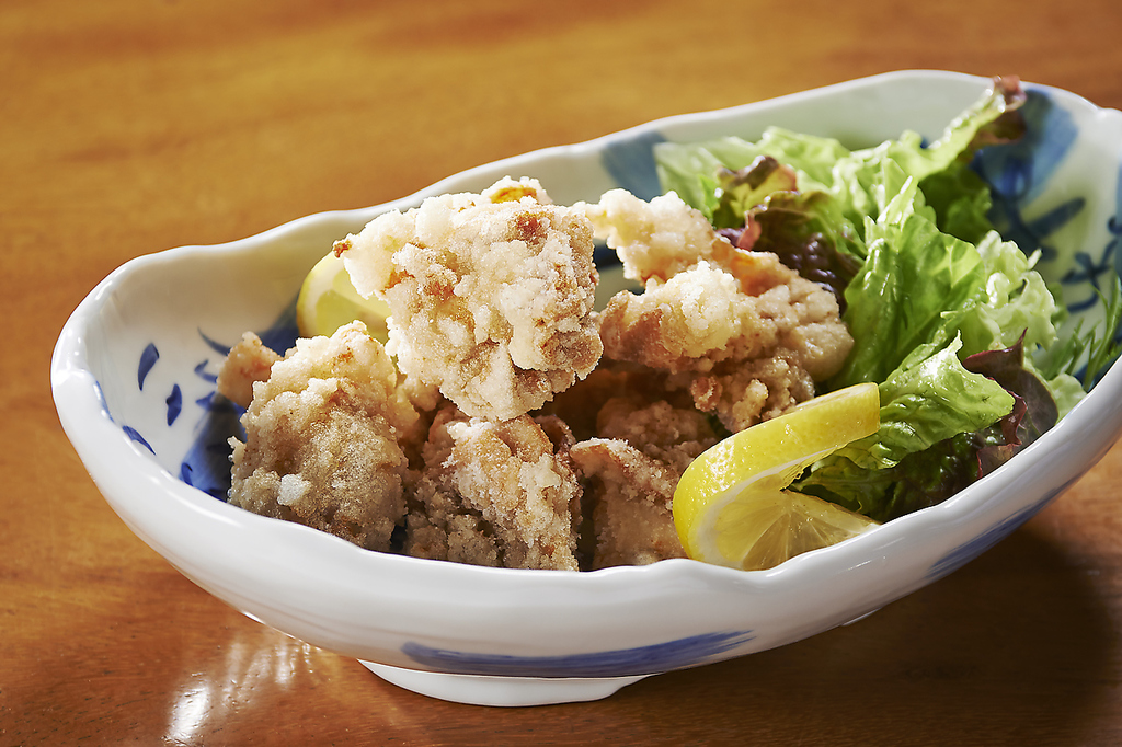 ダシの旨さ際立つ！身体に優しい化学調味料ゼロ、高級素材をガッツリ使用した「鶏の唐揚げ」