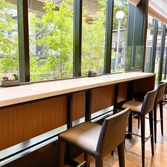 おひとり様~大歓迎のカウンターのお席です。