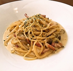 【ディナータイムのみ・数量限定】ポルチーニ茸と木の子とベーコンのクリームパスタ