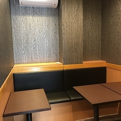 【1階個室】喫煙席(4名様~最大6名様迄)プライベートな空間で、お食事やお酒をお楽しみいただけます。お煙草を吸われるお客様にオススメ!※要予約※個室料が別途かかります。