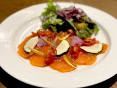 スモークサーモンとグレープフルーツのカルパッチョ
