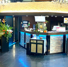 モダンアジアンをテーマにしたホテルのようなフロントロビー♪