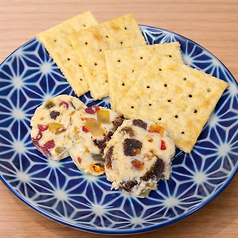 クリームチーズやっこ風 クラッカー添え