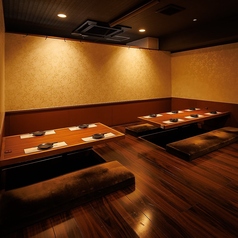 会社宴会、歓送迎会、同窓会、地域のお集りといった団体様でのご利用にも最適な大型個室もご用意してます！ご人数に応じて快適に座れる個室席へご案内致しますでお気軽にお問い合わせください！