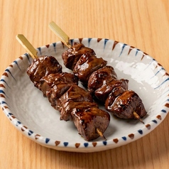 【鶏串（塩・タレ）】　レバー串