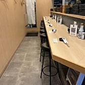 お一人様でのサク飲みや、大切な方とのデートにぴったりの雰囲気抜群なカウンター席をご用意しております!目の前で調理の様子が楽しめるだけでなく、スタッフとの会話も弾む特等席です◎美味しいお酒と絶品海鮮料理を味わいながら、至福のひとときをお過ごしください♪