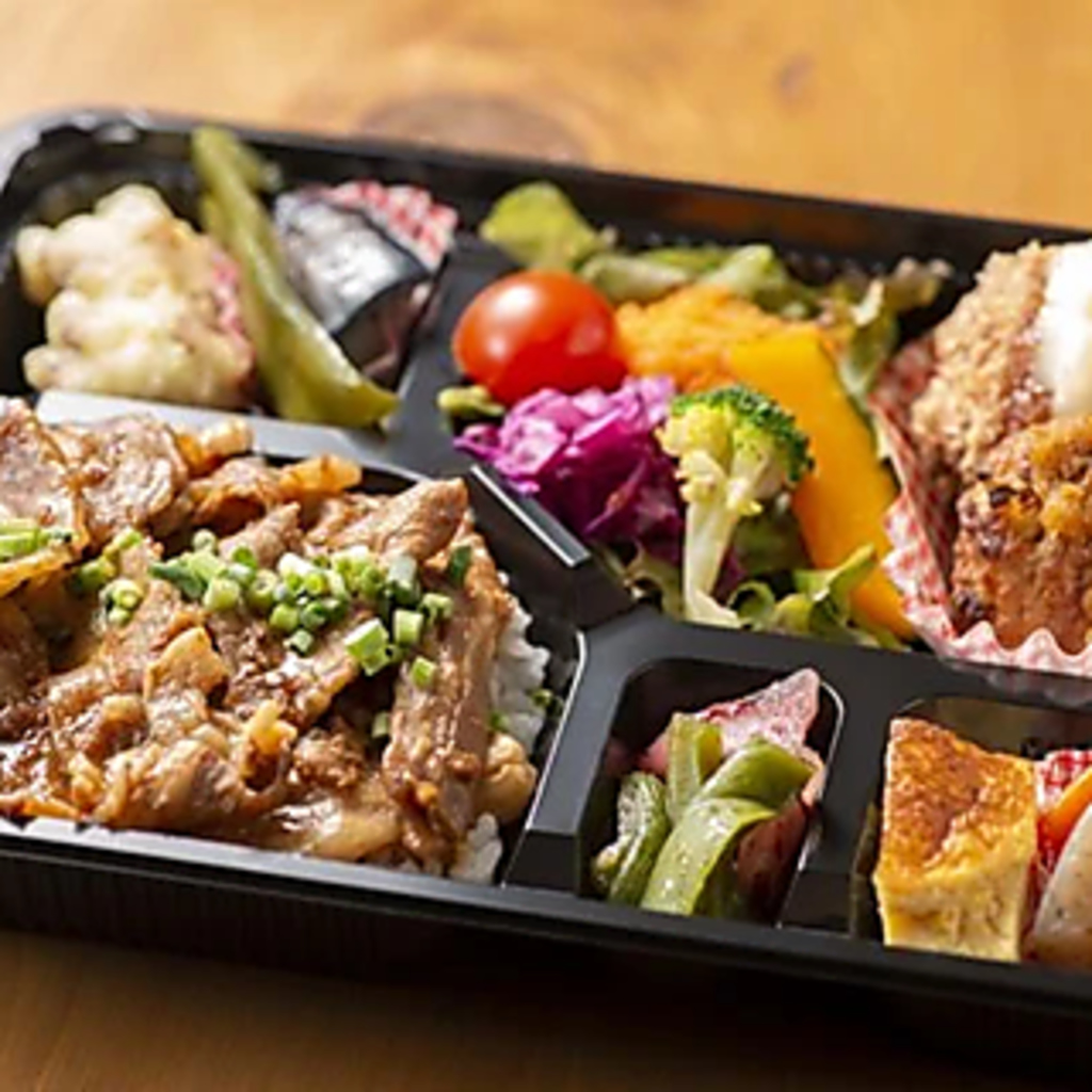 当店はテイクアウトやデリバリーにも対応しております。ご自宅などで当店自慢の料理をご堪能ください