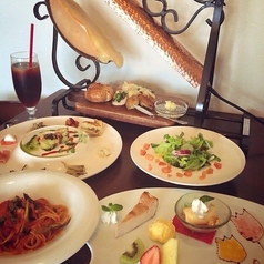 コスパ抜群のランチコースで、楽しいランチのひとときを