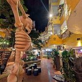 写真はお店周辺の景色です。こちらを目印にお越しください。