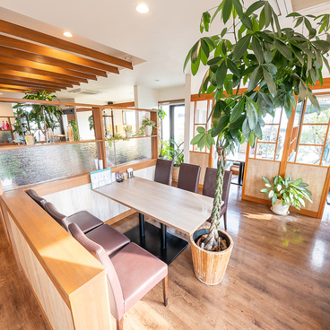 TG CAFE ティージーカフェの雰囲気1