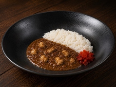 牡蠣小屋が作る牛すじホルモンカレー