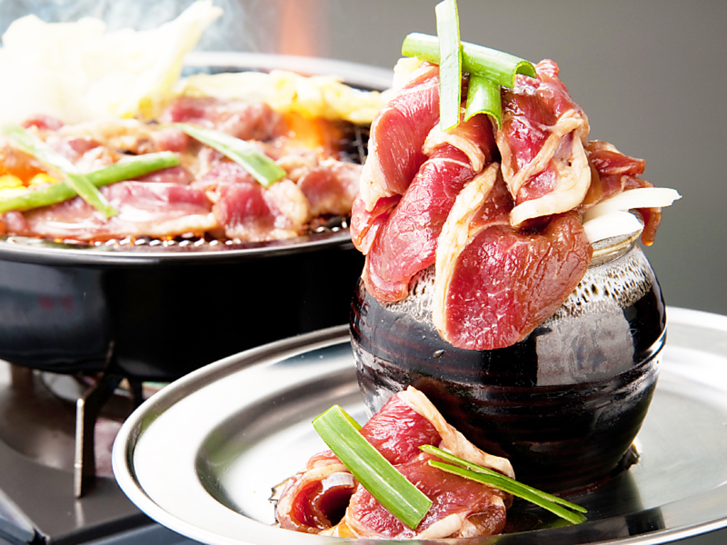 特上肩ロースの壷漬けは人気の逸品♪