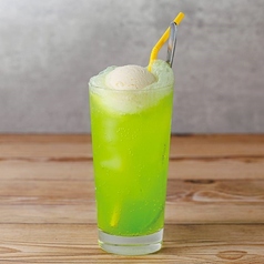 【オリジナルソフトドリンク】メロンクリームソーダ