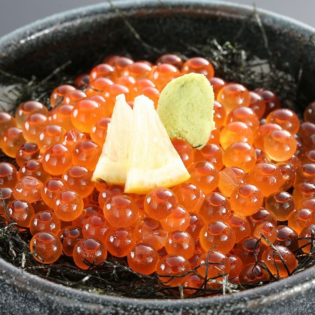 いくら丼など種類豊富な海鮮丼多数ございます！◎