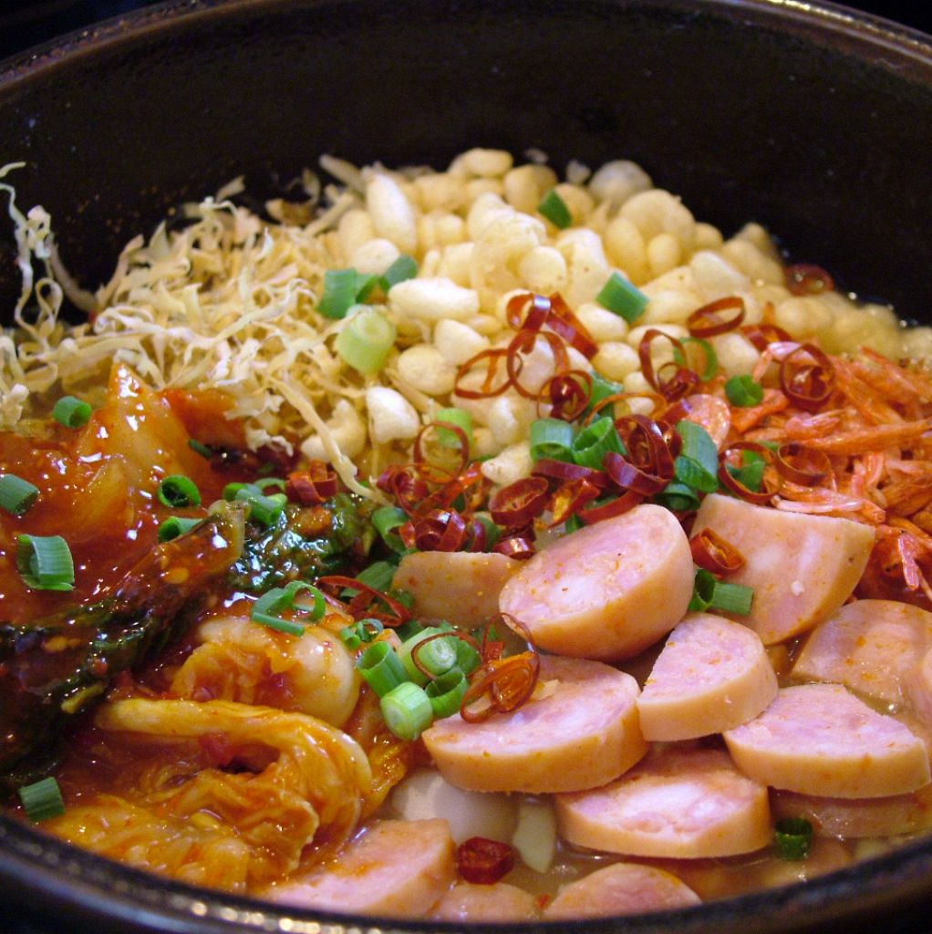 【食べ放題飲み放題ギャラリー】辛いもの好きの人に大人気の「激辛もんじゃ」も食べ放題。