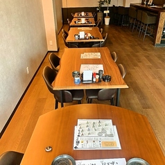 テーブル席を横に繋げると最大１８名様の着席が可能ですので宴会にもご利用ください♪