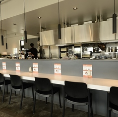 フレンチソーキそば専門店 Salmon Noodle 3.0 首里店の雰囲気2