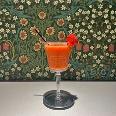 初摘み苺の濃厚生ジュース