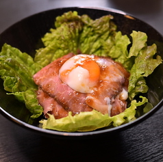 「極」ローストビーフ丼/〆の鯛茶漬け　各