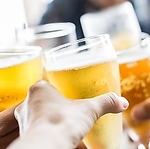 美味しい生ビールを提供するため、生ビールサーバーの定期的な洗浄管理を徹底しています。