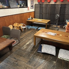 座敷はテーブルを合わせて約20名様までご利用可能です♪