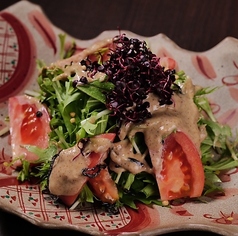 京水菜とトマトの胡麻山椒サラダ