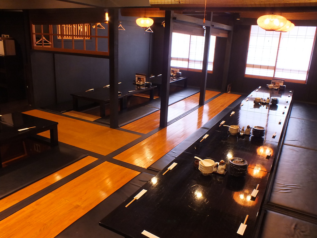 最大宴会60名様まで掘りごたつ座敷でご利用いただけます