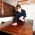 【熊本県感染症防止対策認証店】テーブルはもちろん、多数の人が触れる箇所や備品/卓上設置物の消毒を徹底しております。