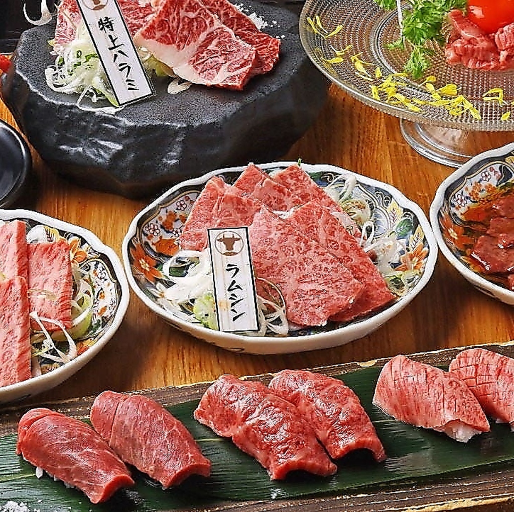 定番から黒毛和牛まで！最大120品の豪華食べ放題ラインナップ！