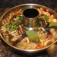 トムセップ（1～2人前） Thai spicy soup with Pork cartilage(Serves 1-2)