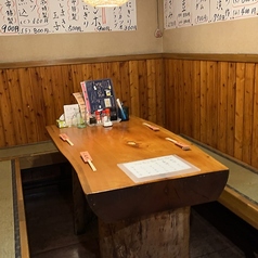 4名掛けテーブルを1席ご用意しております。